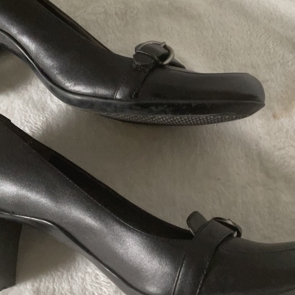 Naturalizer Black Classic Heels with Silver Buckle - Picture 6 of 8